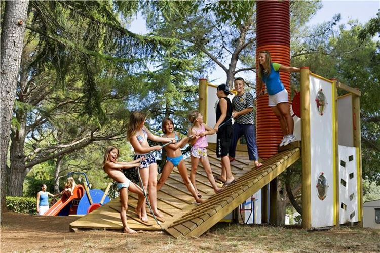 64391e2c38c40-Brioni Sunny Camping - Kids Playground_1140_511