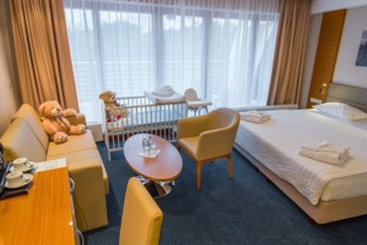 Hotel Dom Zdrojowy - pokoj family size