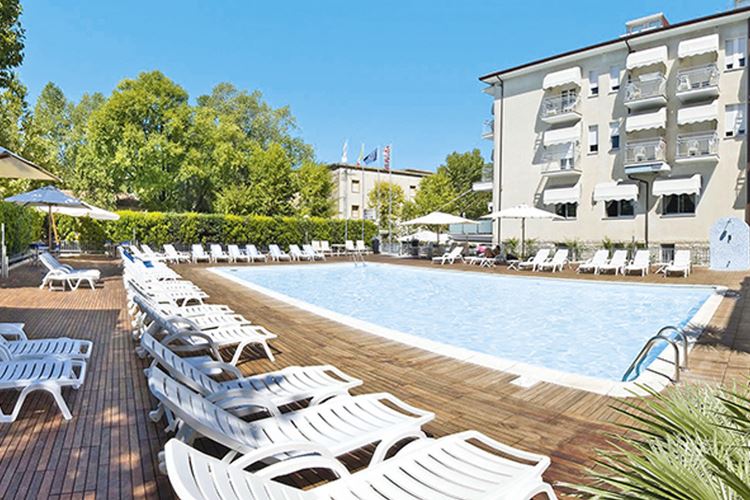Hotel St. Moritz: Pobyt s plnou penzí s nápoji 3 noci