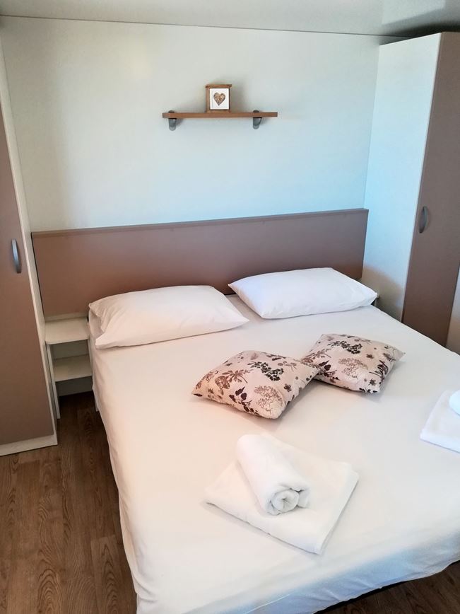 Mobilní dům Standard, Camping Belvedere, Manželská postel 200 x 160 cm, Trogir, Chorvatsko, Dovolená s CK Geovita