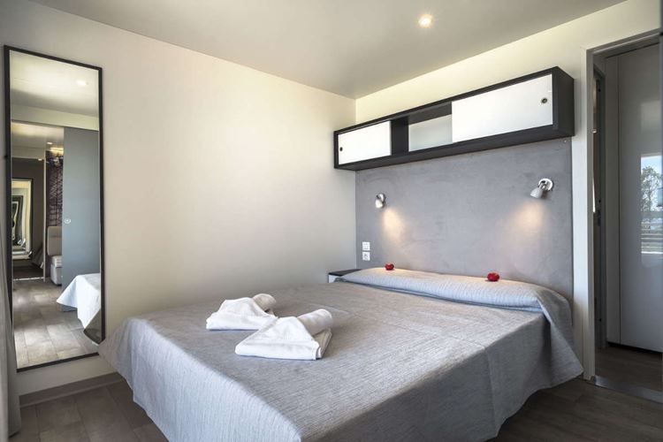 Mobilní dům Brioni Beach, Manželská postel  200 x 160 cm, Bi Village, Fažana, Istrie, Chorvatsko, Dovolení s CK Geovita