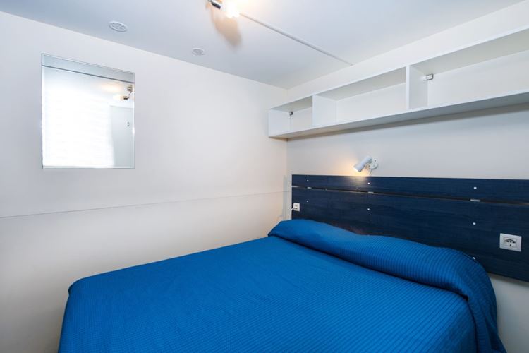 Mobilní dům Giglio, Manželská postel (190 x 140 cm), Camping Mare e Pineta, Lido di Spina, Itálie, Dovolená s CK Geovita