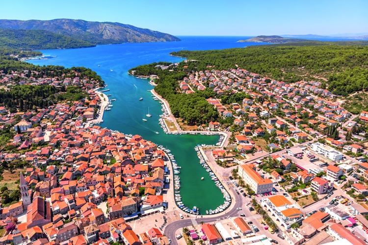 Stari Grad, Ostrov Hvar, Dalmácie, Chorvatsko, Dovolená s CK Geovita