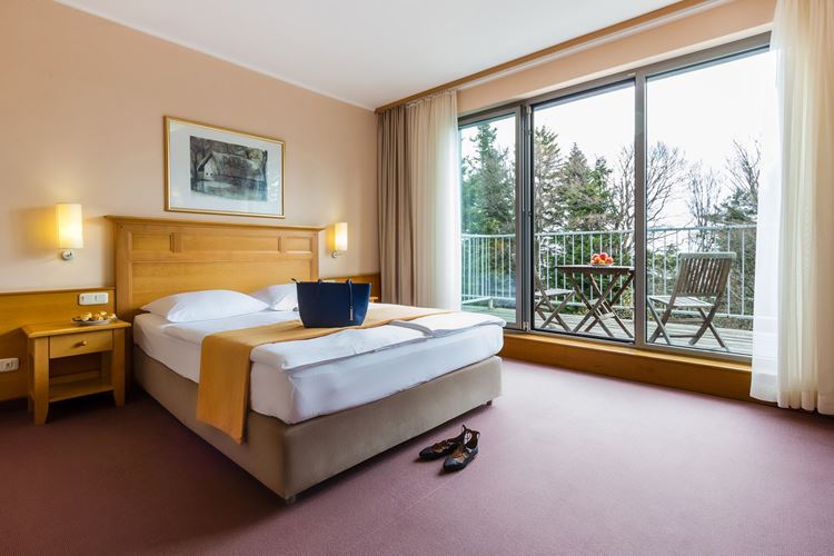 2lůžkový pokoj, Grand Hotel Bellevue, Mariborske Pohorje, CK GEOVITA
