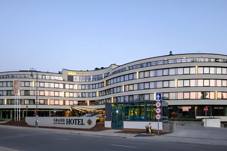Grand Hotel Esztergom: Pobyt s polopenzí 5 nocí