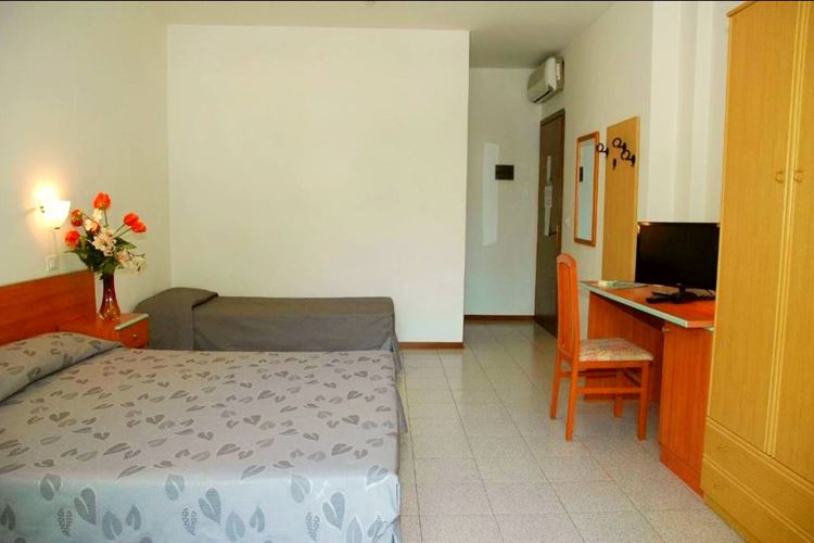 3lůžkový pokoj , Hotel Adria Dependance, Lignano Sabbiadoro, Itálie, Dovolená s CK Geovita