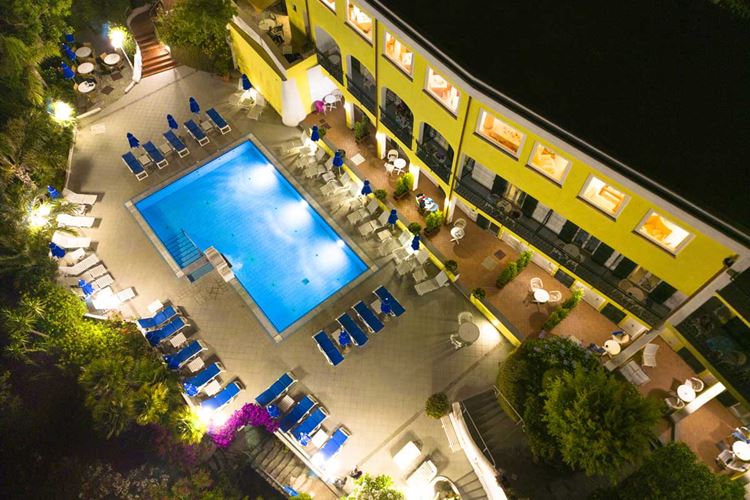 Hotel Capizzo, Forio d Ischia, Západní pobřeží, Ischie, Itálie, CK GEOVITA