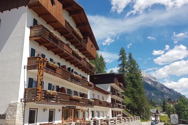 Hotel Des Alpes, Cortina d'Ampezzo, Benátsko, Veneto, Itálie, CK GEOVITA