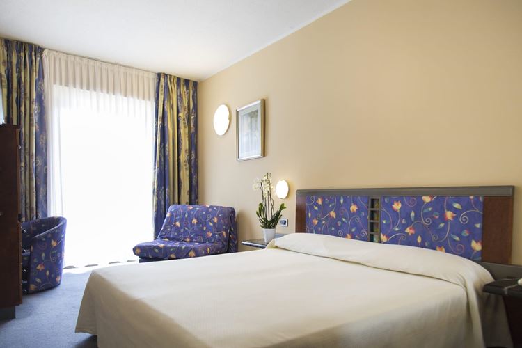 2lůžkový pokoj Standard, Hotel Royal Village, Gardské jezero, Itálie, CK GEOVITA