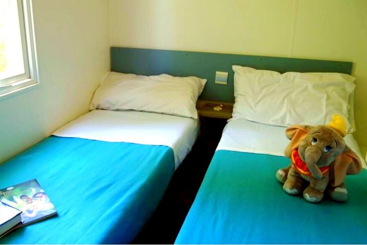 Mobilní dům HAPPY COMFORT AREA J, Dvě oddělené postele 190 x 70 cm, Lanterna Premium Camping Resort, Istrie, Chorvatsko, Dovolená s CK Geovita