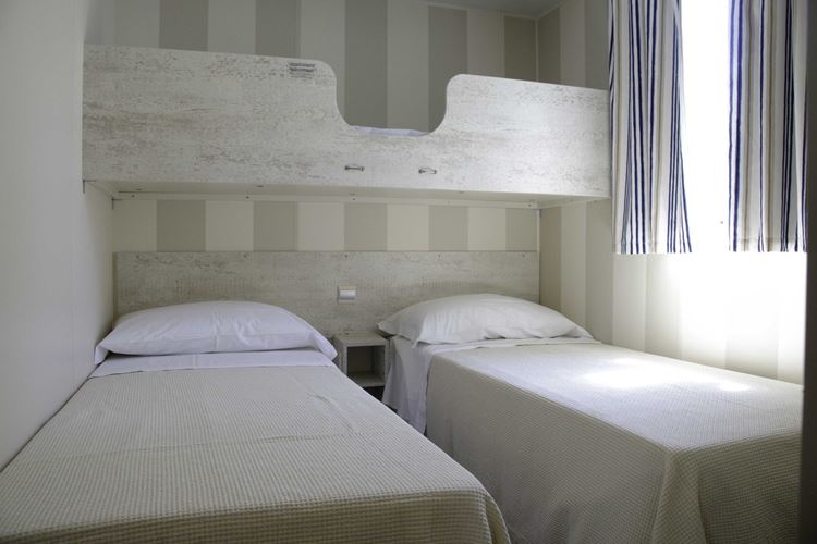 Mobilní dům COMFORT GOLD PET, Oddělené postele (190 x 70 cm), Vyvýšená postel 200 x 70 cm,CK GEOVITA