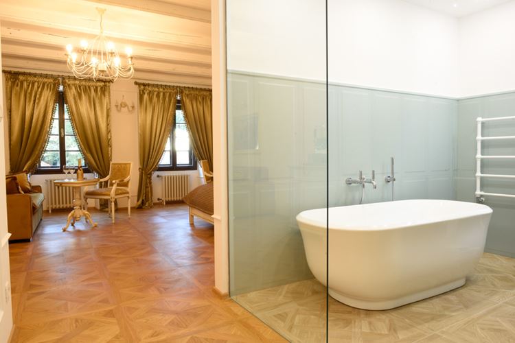 Koupelna s vanou, Spa Beerland Chateaux, Praha, Česká republika, CK GEOVITA