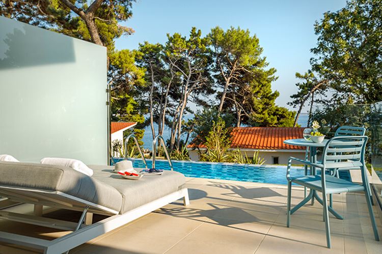 2lůžkový pokoj Swim Up s terasou, Valamar Carolina Hotel and Villas, Rab, Chorvatsko, CK GEOVITA