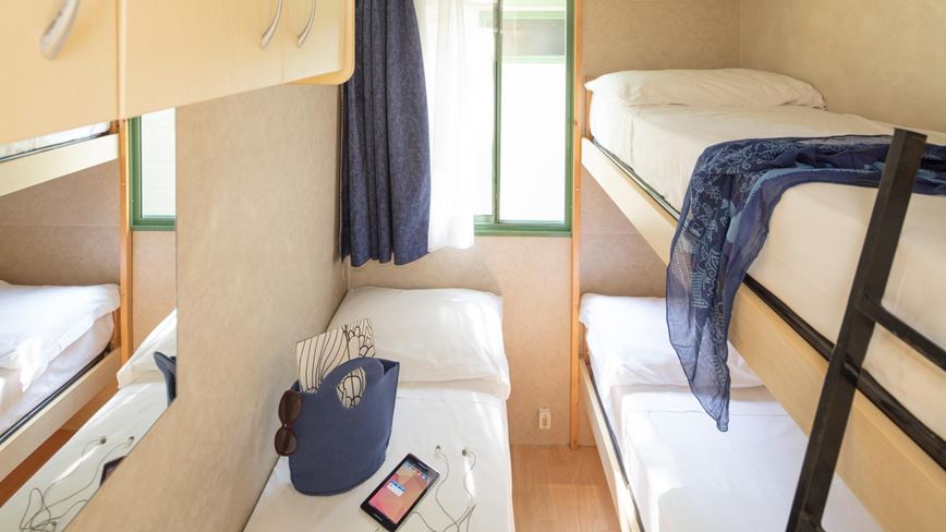 Mobilní dům M Standard, Oddělené postele 190 x 65 cm, Camping Sabbiadoro, Lignano, Itálie, Dovolená s CK Geovita