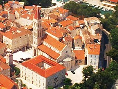 Katedrála sv. Vavřince v Trogiru. Dovolená v Chorvatsku s CK Geovita.
