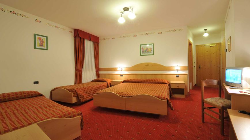 4lůžkový pokoj TIROLIA, Hotel Adamello, CK Geovita