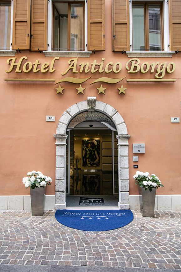 Hotel Antico Borgo, Riva del Garda, Gardské jezero, Itálie, CK GEOVITA