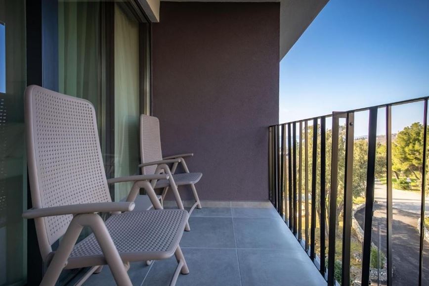 2lůžkový pokoj Standard s balkonem, Hotel Ad Turres, CK GEOVITA
