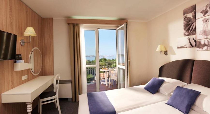 2lůžkový pokoj s balkonem, Hotel Mirna, Portorož, CK GEOVITA