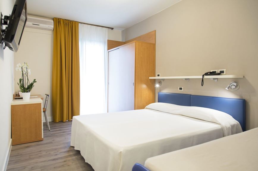 2lůžkový pokoj Standard, Hotel Royal Village, Gardské jezero, Itálie, CK GEOVITA