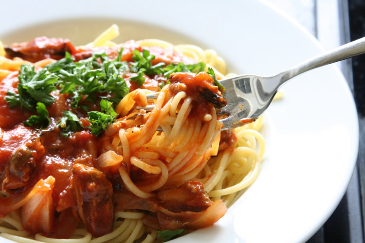 špagety a dary moře - vyhlášená italská kuchyně. Zájezdy do Itálie. CK Geovita.