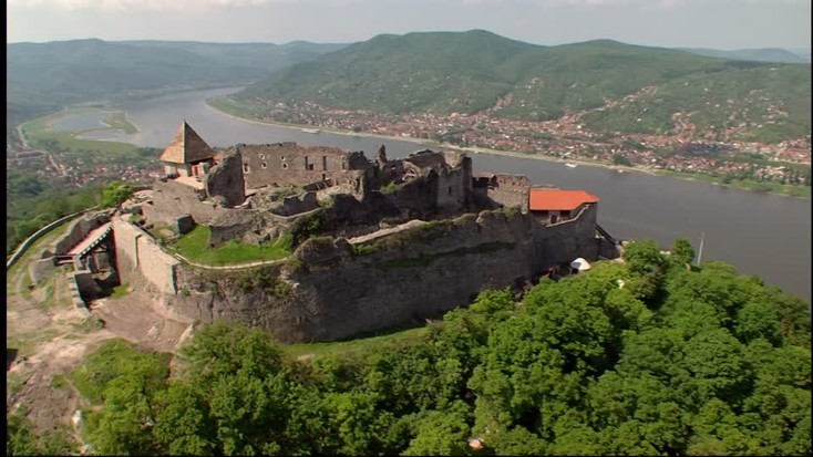 Nádherný středověký hrad nad Visegradem, Maďarsko. Dovolená s CK Geovita.
