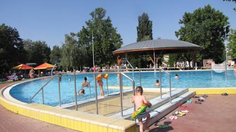 termální a relaxační bazény, lázně Bükfürdo. Dovolená v Maďarsku s cestovní kanceláří Geovita
