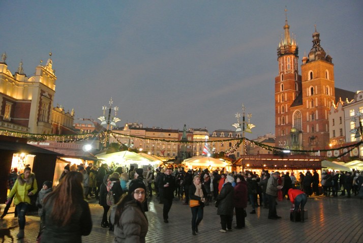 Večerní náměstí, Krakow, Polsko. Dovolená v Polsku s CK Geovita: