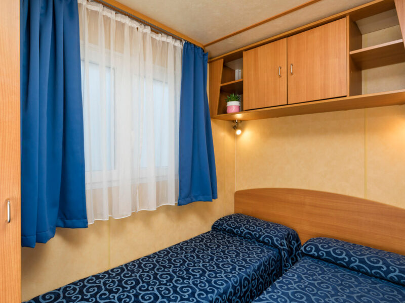 Mobilní dům Maxi Caravan Midi, Dvě oddělené postele 190 x 65 cm, Sant Angelo Village, Cavalino Treporti, Itálie, Dovolená s CK Geovita
