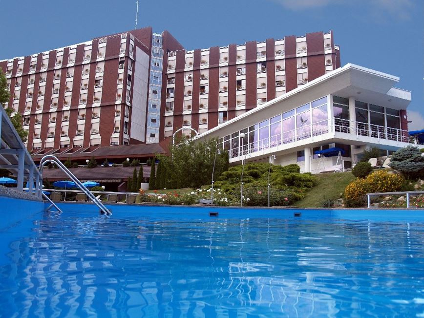 hotel-aqua-with-pool