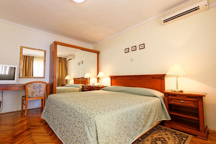 2lůžkový pokoj Comfort (Dependance), Hotel Jadran, Seget Donji, Trogir, Chorvatsko, CK GEOVITA