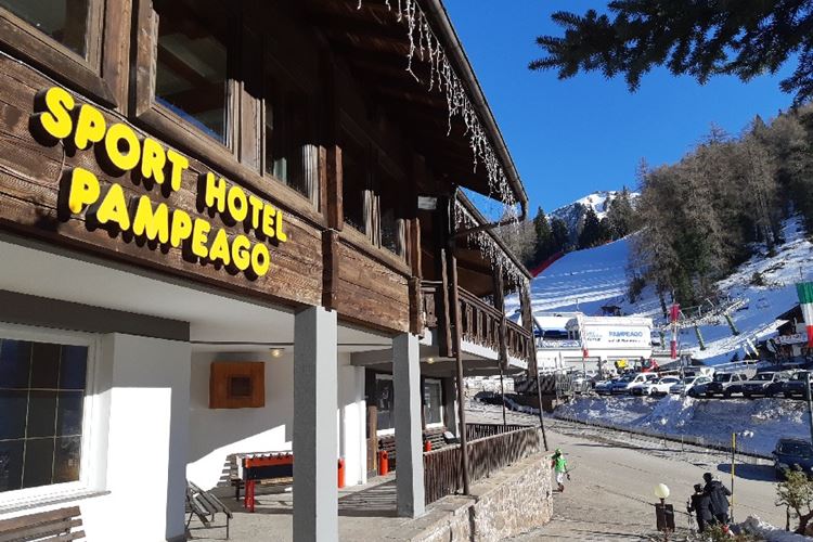 Sport Hotel Pampeago: Lyžařský pobyt 5 nocí